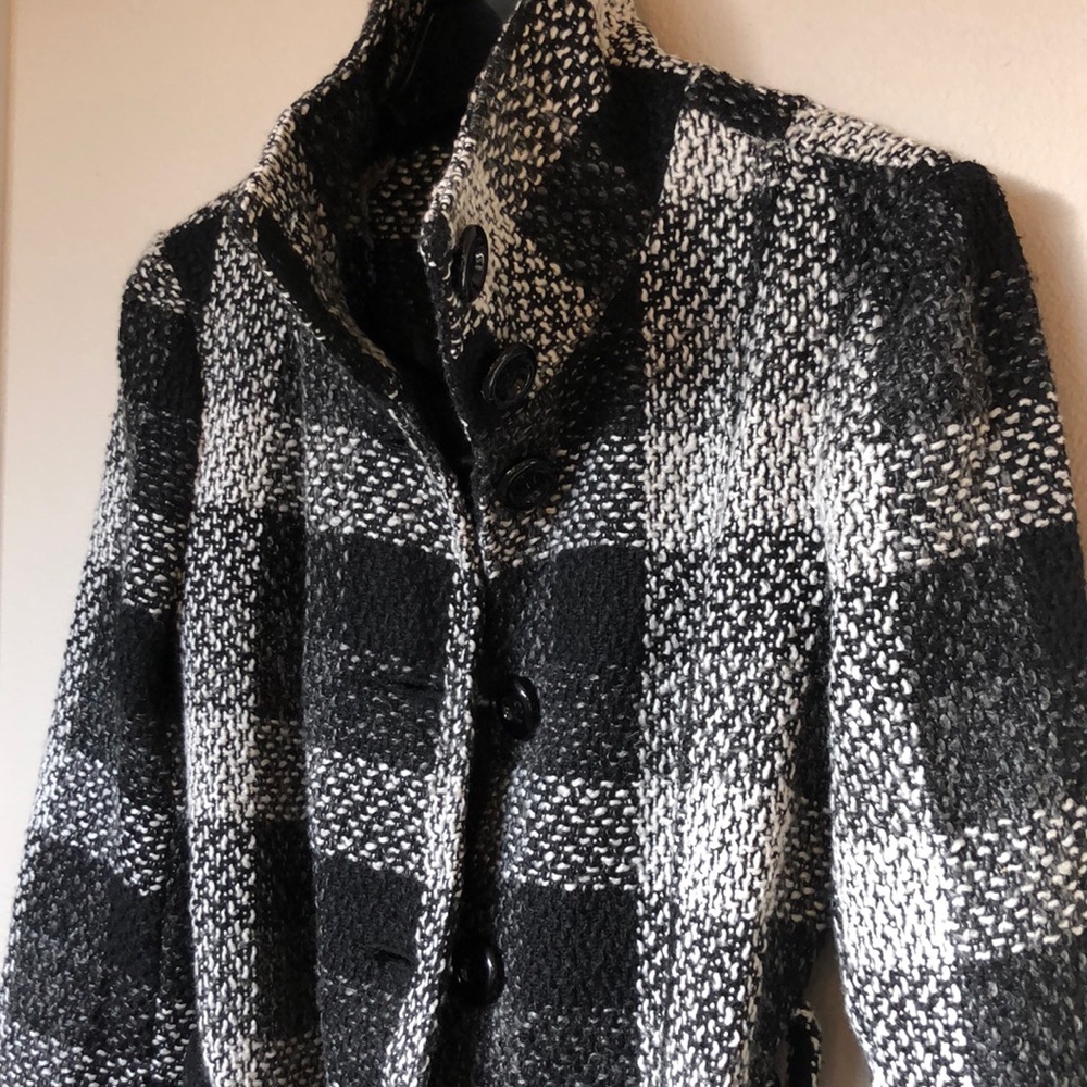 Mid length Coat - Picture 2 of 7